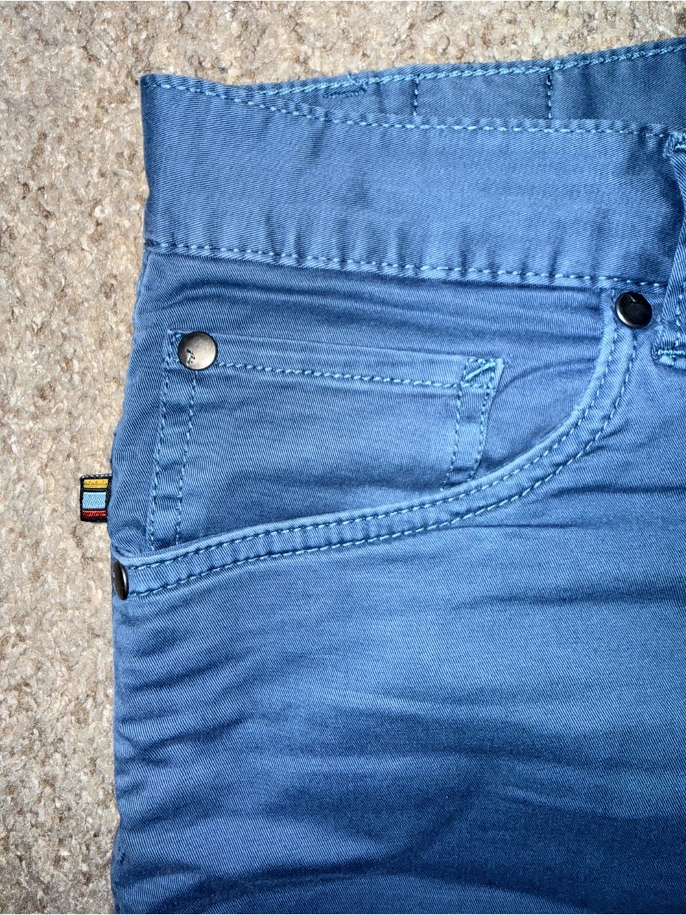 Rusty Size 34 Classic Flat Front Men’s Shorts in Deep Blue - Picture 8 of 8